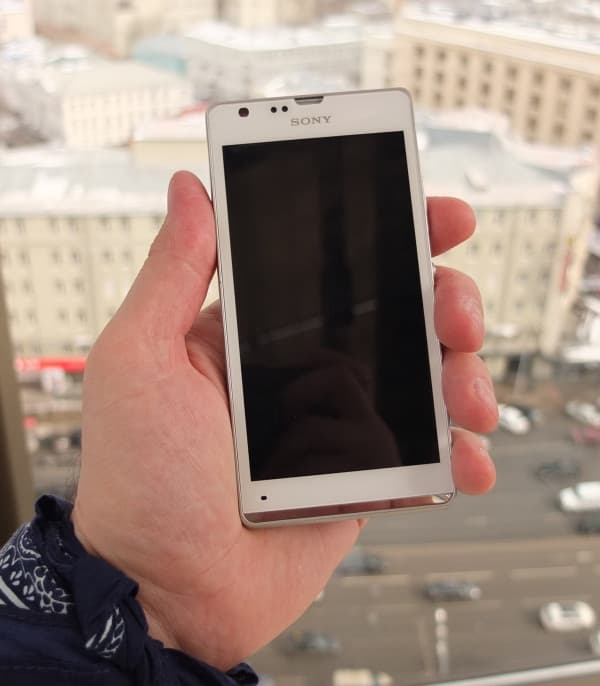 Cмартфоны Xperia SP и Xperia L