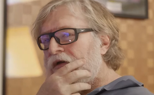 Гейб Ньюэлл разбил монитор из-за троллинга в Dota 2. Босс Valve с размахом отметил открытие The International 2023