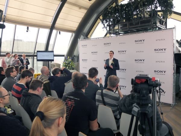 Cмартфоны Xperia SP и Xperia L