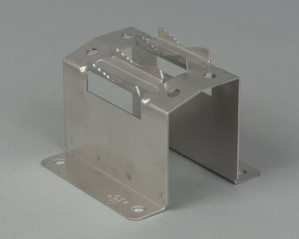 Крепление внешнего блока ZyXEL LTE6100 Крепление внешнего блока ZyXEL LTE6100