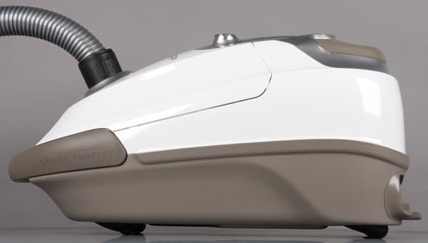 Пылесос Tefal Silence Force 4A TW6477, вид слева Пылесос Tefal Silence Force 4A TW6477, вид слева