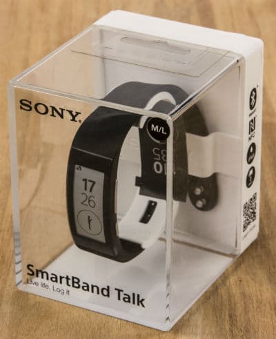 Умный браслет Sony SmartBand Talk SWR30 Умный браслет Sony SmartBand Talk SWR30