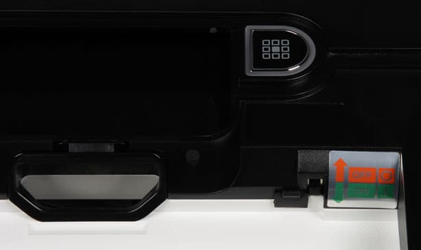 Neato Botvac D85, выключатель питания