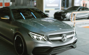 Photorealistic Cyberpunk 2077 graphics in 8K are mind-blowing. Game shots can easily be confused with real ones