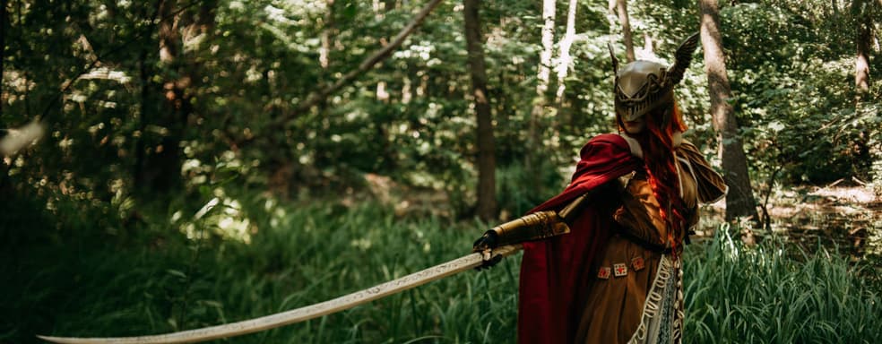 Miquella's Blade and the Red Valkyrie: Model Showed Malenia Cosplay from Elden Ring