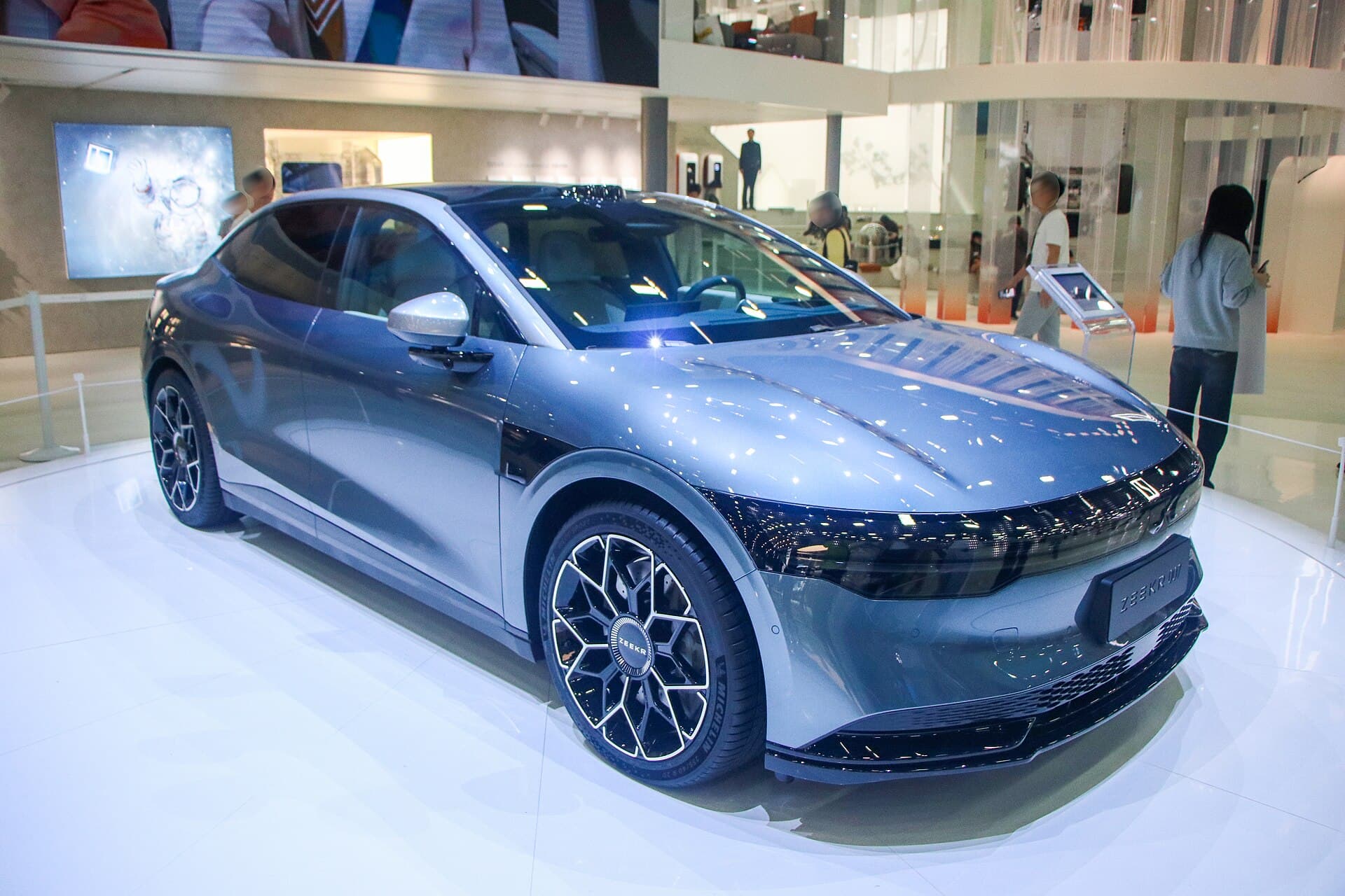 ZEEKR 007