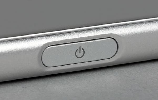 Смартфон Sony Xperia XZ