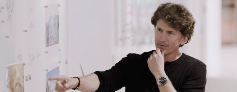 Bethesda подарила сотрудникам древние свитки. Плодовитый Тодд Говард доставил проблем