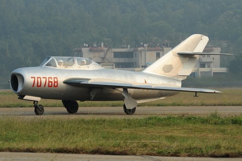 Китайский самолет J-5