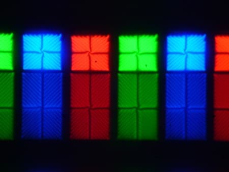 QLED-телевизор Samsung QE55Q7CAMUXRU, Микрофотографии матрицы