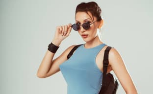 Все по канону: косплеерша превратилась в классическую Лару Крофт из игры Tomb Raider