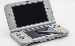 Запечатанный чехол Nintendo 3DS превратился в пыль — владелец показал преобразившийся экспонат коллекции
