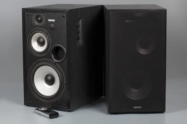 внешний вид Edifier R2700