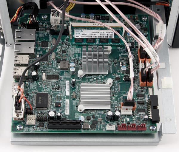 Конструкция EonNAS Pro 500 Конструкция EonNAS Pro 500