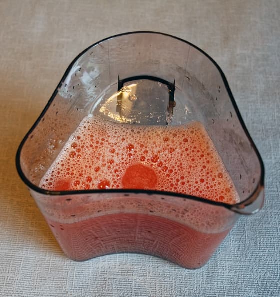 Шнековая соковыжималка Caso SJW400