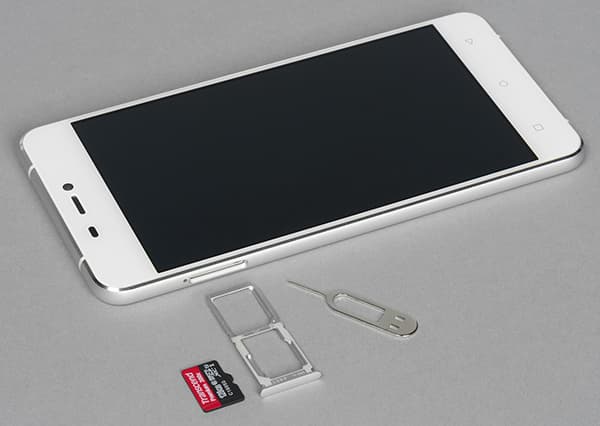 Обзор смартфона Iuni N1