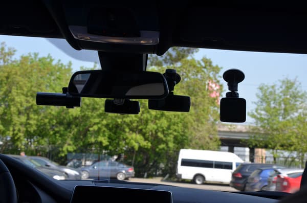 Установка видеорегистраторов на автомобиль