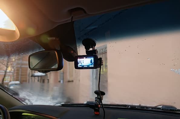 Автомобильный видеорегистратор iBox Combo F5