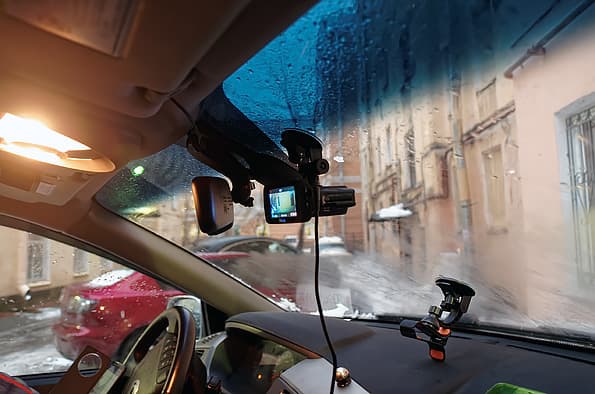 Автомобильный видеорегистратор iBox Combo F5