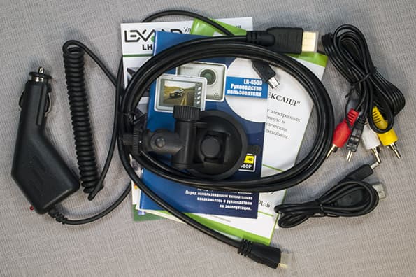 Автомобильный видеорегистратор Lexand LR-4500