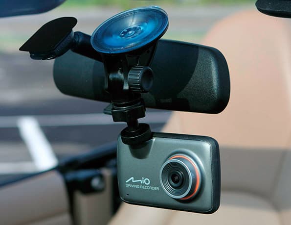 Автомобильный видеорегистратор Mio MiVue 205