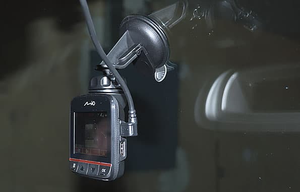 Автомобильный видеорегистратор Mio MiVue 388