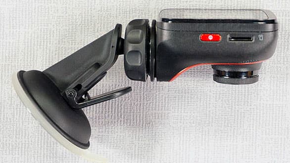 Автомобильный видеорегистратор Mio MiVue 588