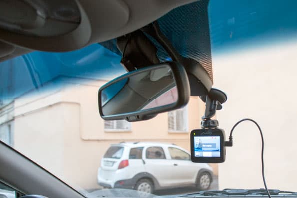 Автомобильный видеорегистратор Mio MiVue 588