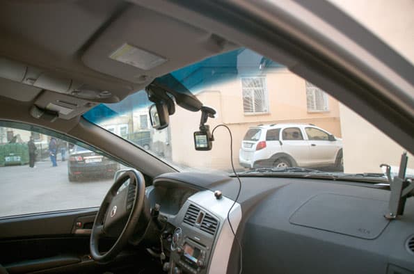 Автомобильный видеорегистратор Mio MiVue 588