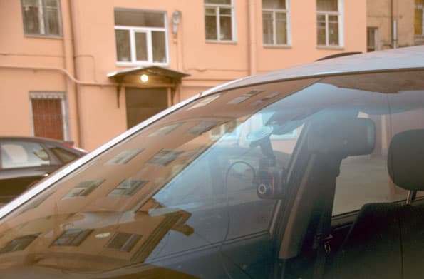 Автомобильный видеорегистратор Mio MiVue 588