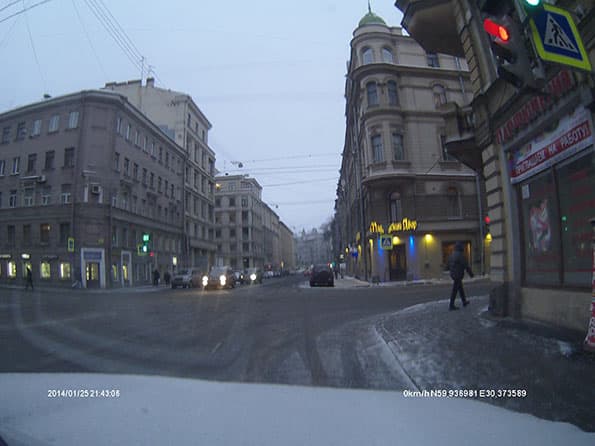 Автомобильный видеорегистратор ParkCity DVR HD 710