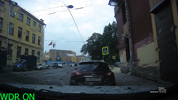 Автомобильный видеорегистратор Playme Back