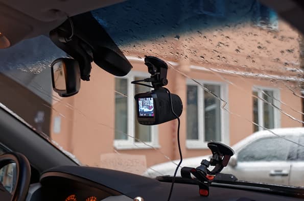 Видеорегистратор с радар-детектором и GPS-информером Playme P350 Tetra