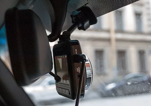 Автомобильный видеорегистратор Transcend DrivePro 200