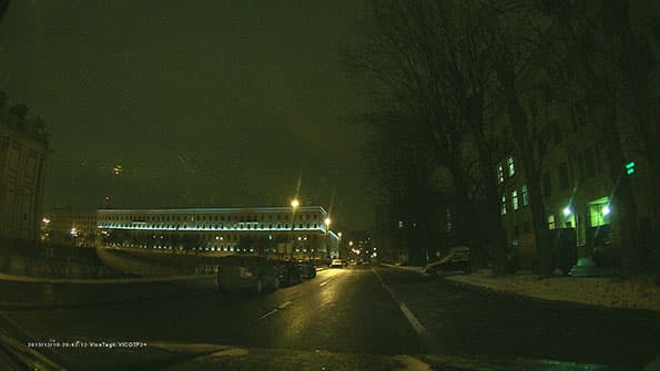 Автомобильный видеорегистратор VicoVation TF2+