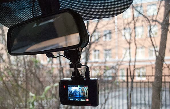 Автомобильный видеорегистратор VicoVation TF2+