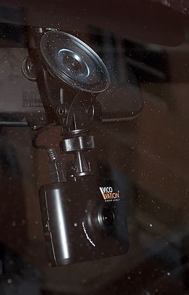 Автомобильный видеорегистратор VicoVation TF2+