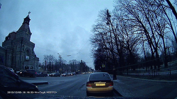 Автомобильный видеорегистратор VicoVation TF2+