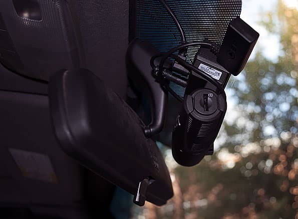 Автомобильный видеорегистратор Vugera VG-20S