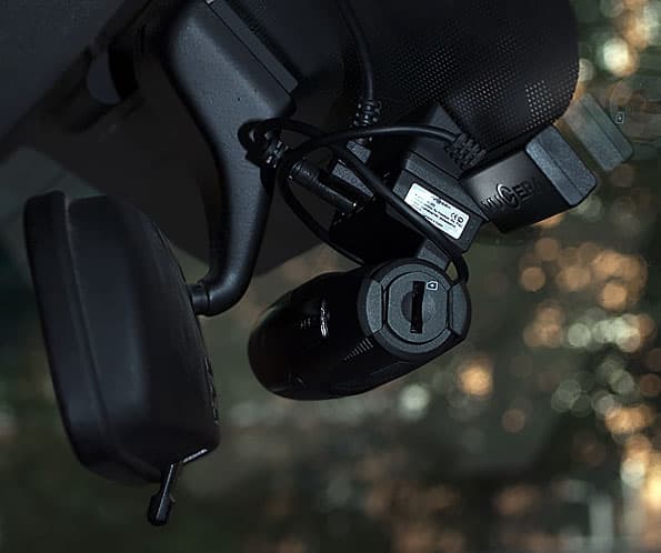 Автомобильный видеорегистратор Vugera VG-20S