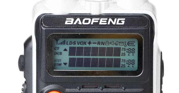 Портативная двухдиапазонная VHF/UHF радиостанция Baofeng BF-UVB2 Plus