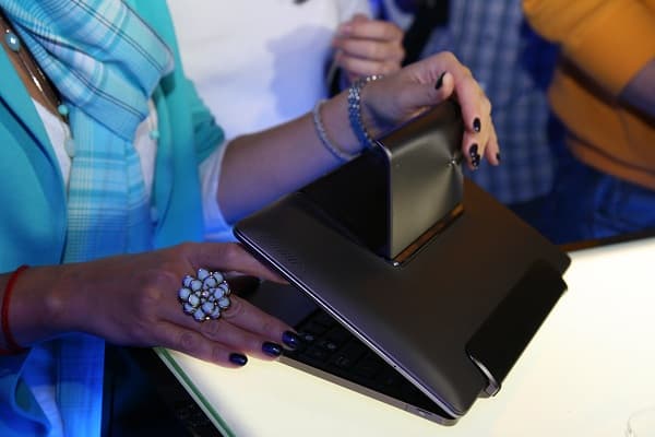 ASUS Padfone представляет собой трансформер или матрешку