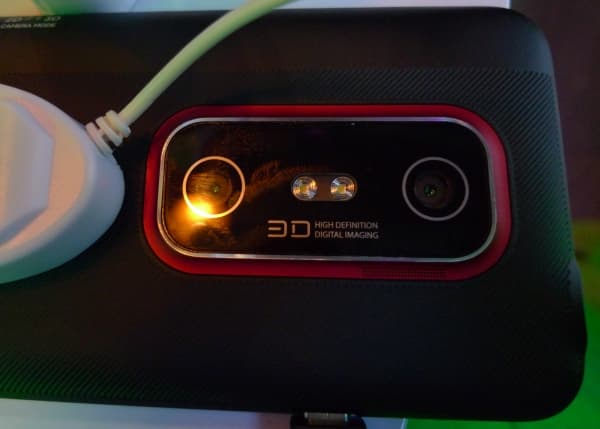 Объемные фотографии сохраняются в памяти с разрешением .jps