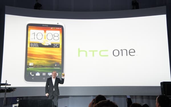 Презентация смартфонов HTC One