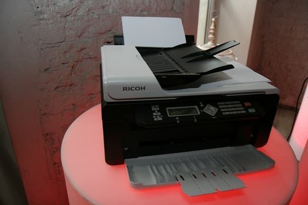 Монохромные МФУ начального уровня SP 100SU и SP 100SF