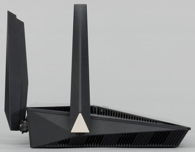 Внешний вид Asus BRT-AC828