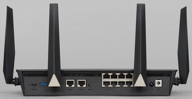 Внешний вид Asus BRT-AC828