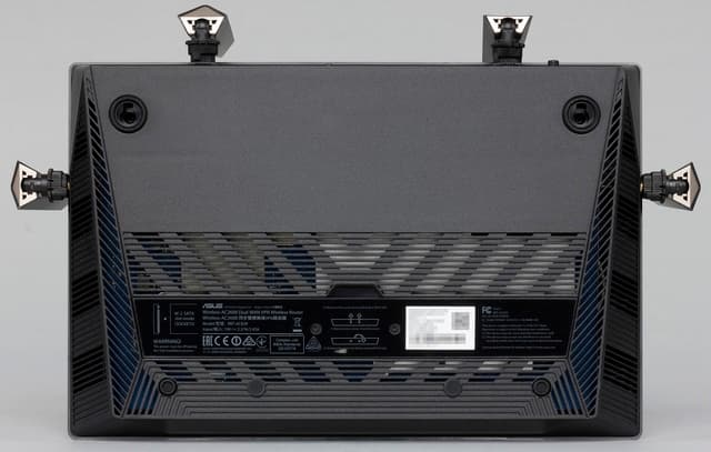 Внешний вид Asus BRT-AC828