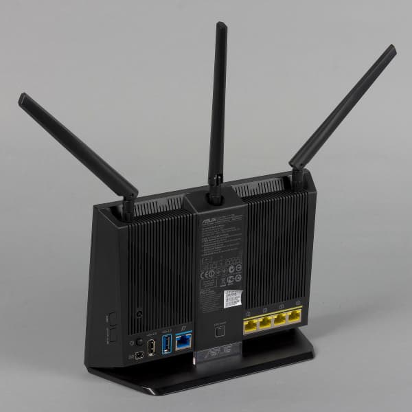 Внешний вид Asus RT-AC68U
