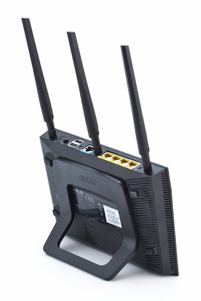 Внешний вид беспроводного роутера ASUS RT-N66U